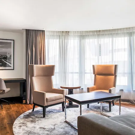 Radisson Collection Grand Place Hotel 5*